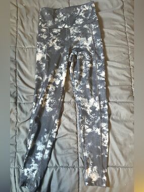 American Eagle Outfitters Gray & Black Tie-Dye Pocket Leggings